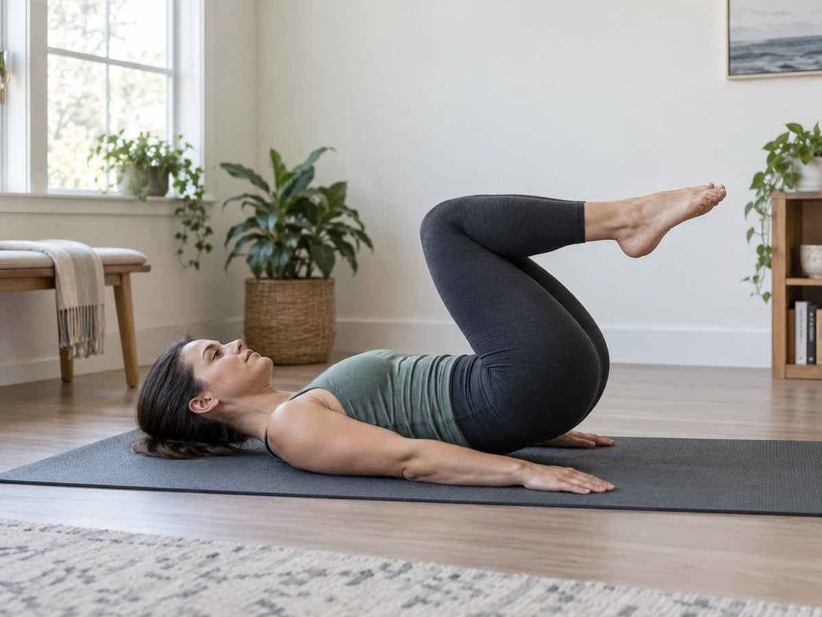 Reverse Crunch: das Becken ohne Schwung einrollen